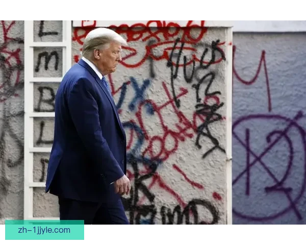 高芙偷师阿卡称特朗普黑人女难