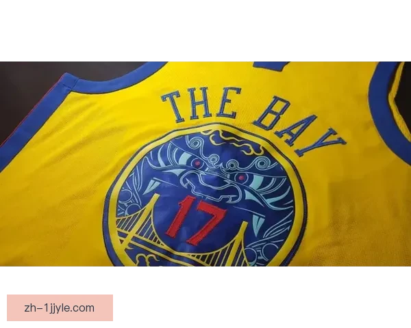 切尔西马年贺岁限量热身服亮相